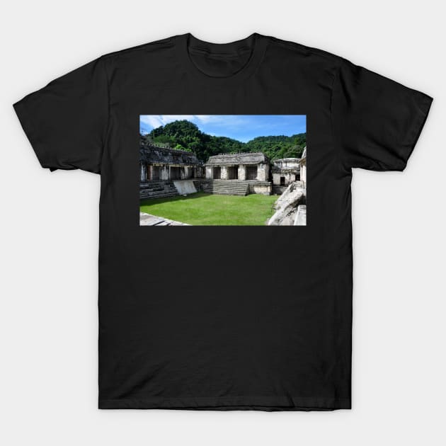Mexique - Palenque, site Maya T-Shirt by franck380